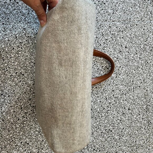 Authentic Bvlgari Grey Wool Shoulder Satchel Handbag - Picture 13 of 15